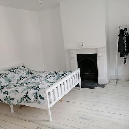 Villa Seaside 2 Bed Terraced House With Garden Hastings Exterior foto