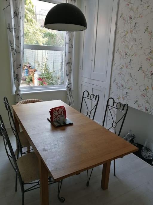 Villa Seaside 2 Bed Terraced House With Garden Hastings Exterior foto
