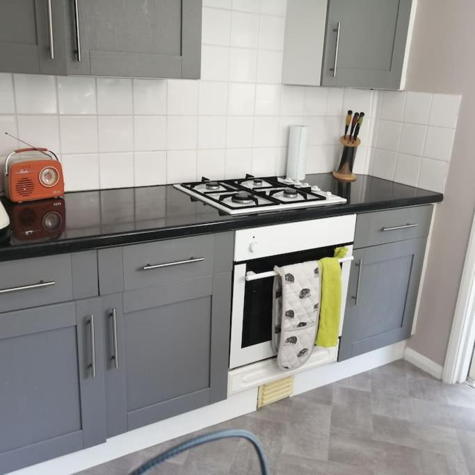 Villa Seaside 2 Bed Terraced House With Garden Hastings Exterior foto