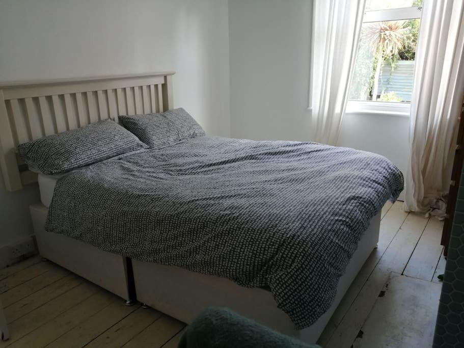 Villa Seaside 2 Bed Terraced House With Garden Hastings Exterior foto