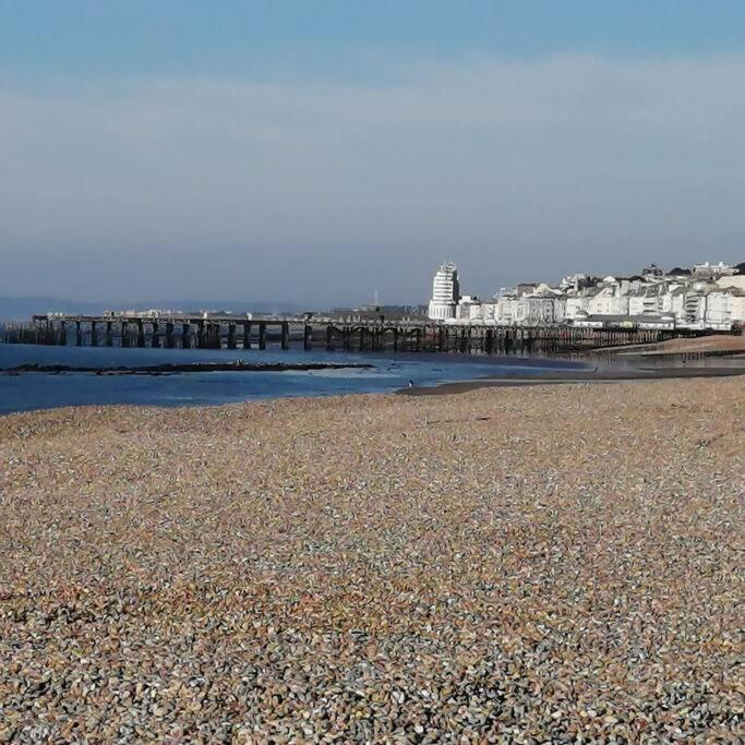 Villa Seaside 2 Bed Terraced House With Garden Hastings Exterior foto